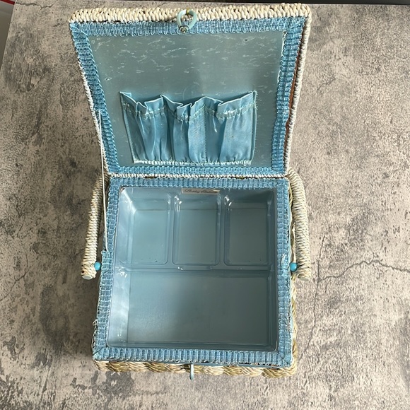 Mid-century Belding Corticelli Sewing Box - Made in Japan - Picture 2 of 12